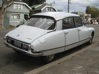 Illustration for article titled 1967 Citroën DS21 Pallas Down On The Alameda Street